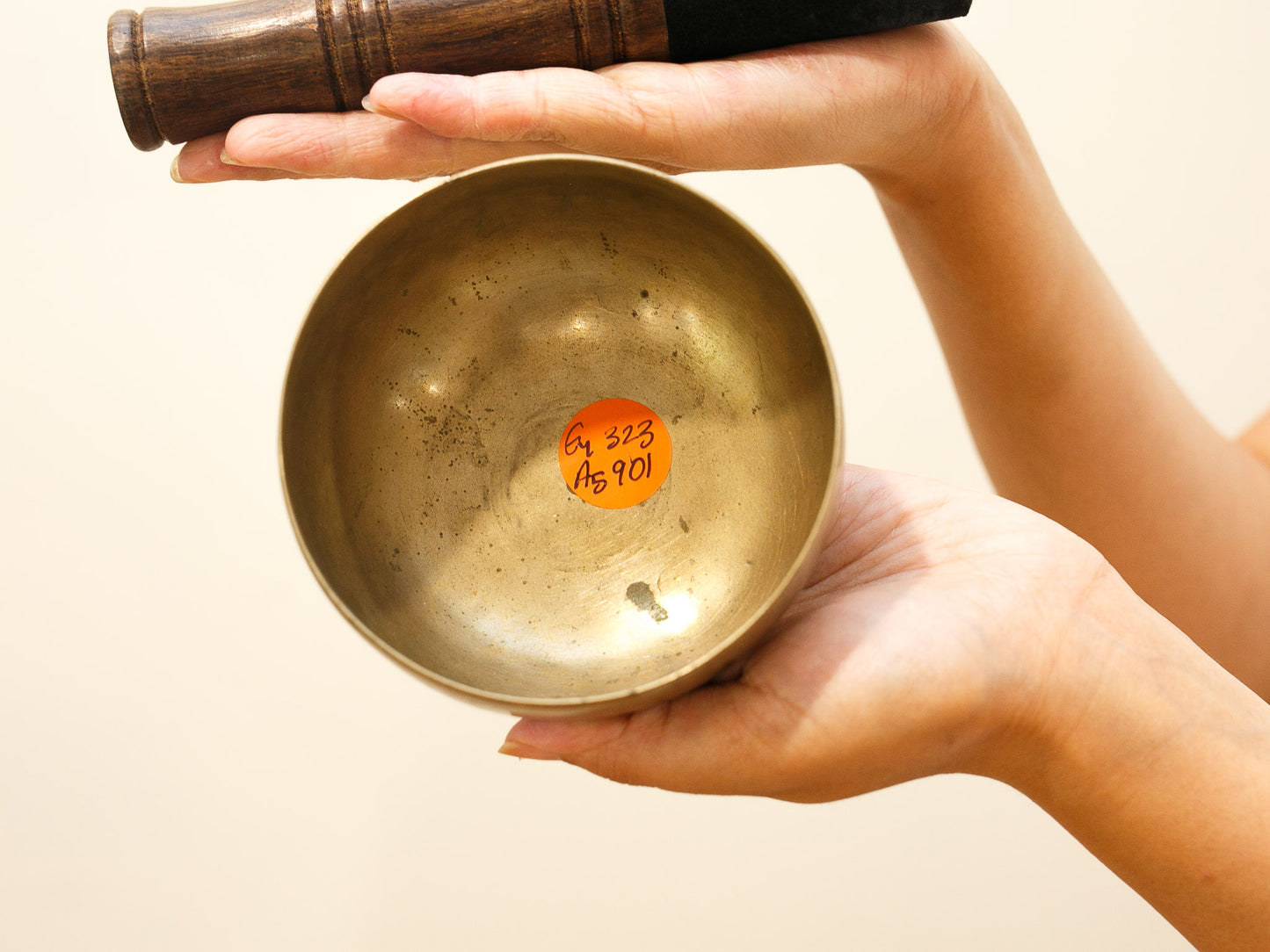 Small Old 'Tara' Singing Bowl - Base Note E4 (323 Hz)