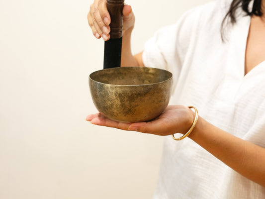 Small Tara Singing Bowl - Base Note B3 (251 Hz)