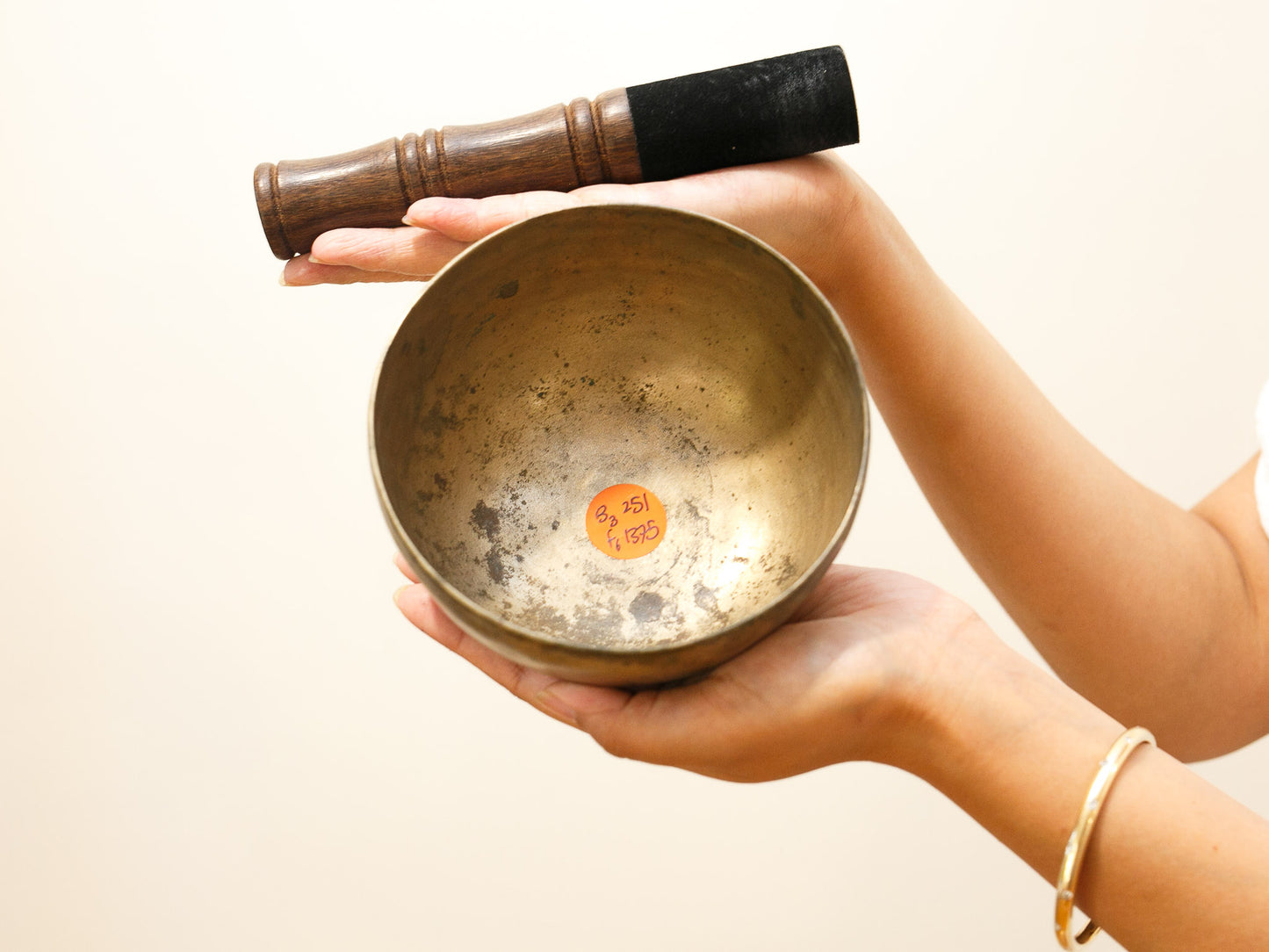 Small Tara Singing Bowl - Base Note B3 (251 Hz)