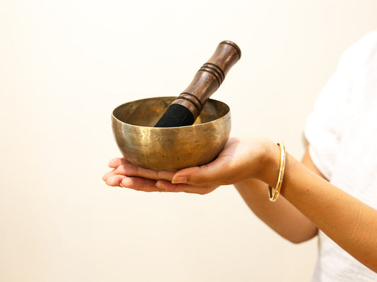 Small Tara Singing Bowl - Base Note F4 (358 Hz)