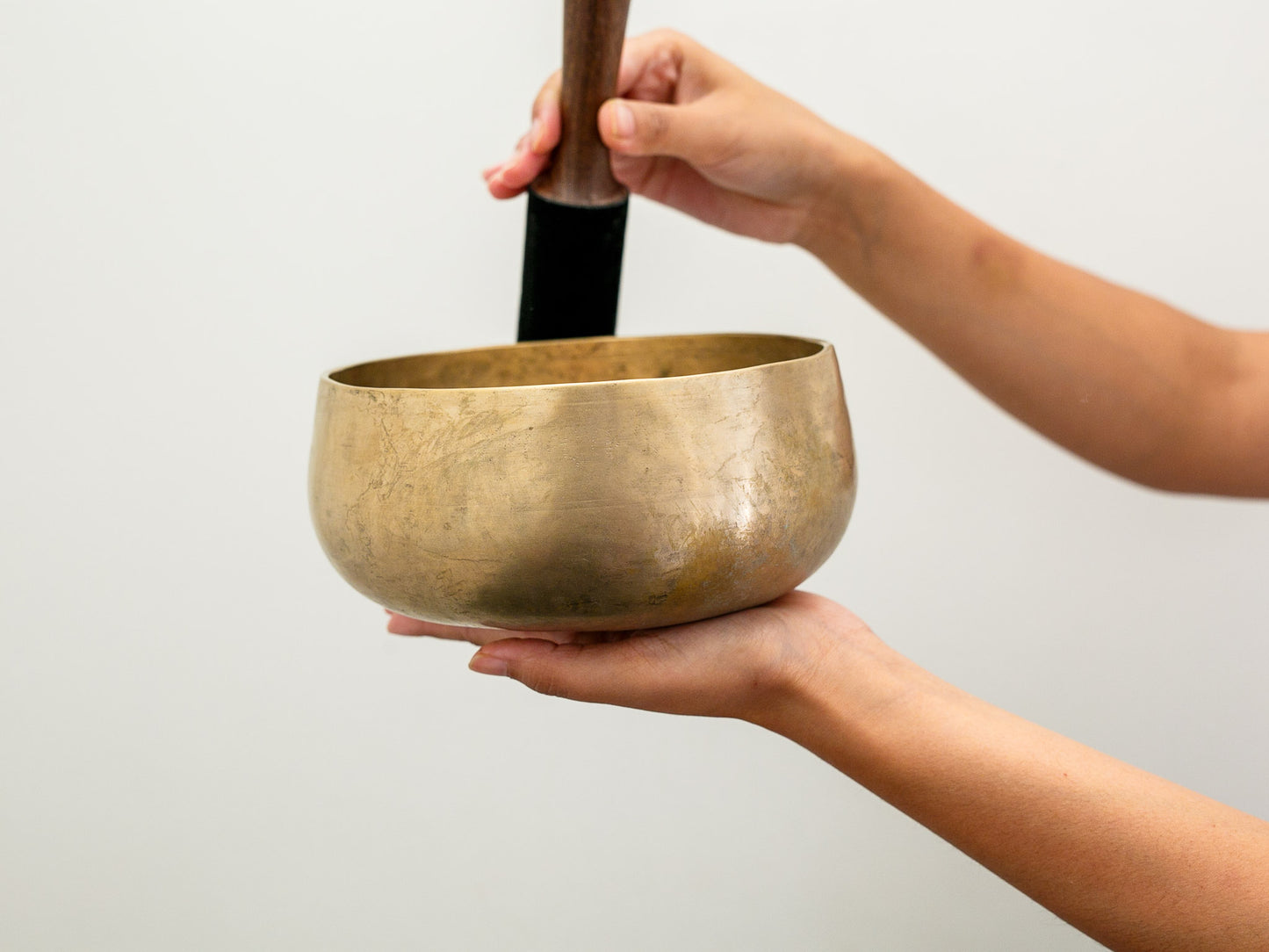 Remuna Singing Bowl - Base note F#3 (188 Hz)