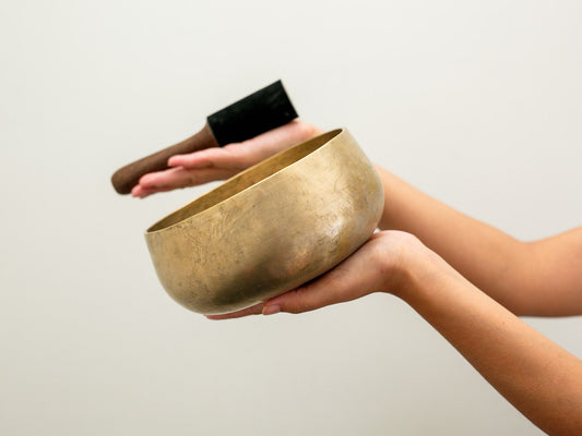 Remuna Singing Bowl - Base note F#3 (188 Hz)