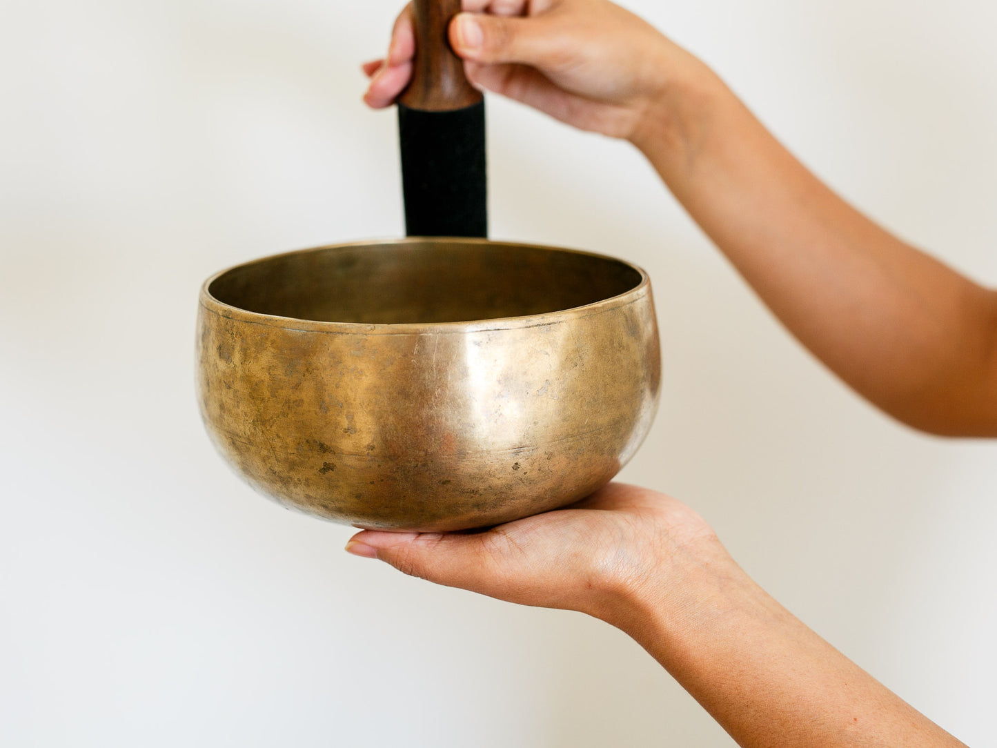 Remuna Singing Bowl - Base note G#3 (212 Hz)