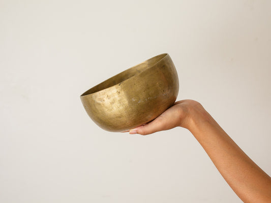 Tara Singing Bowl - Base Note E3 (164 Hz)