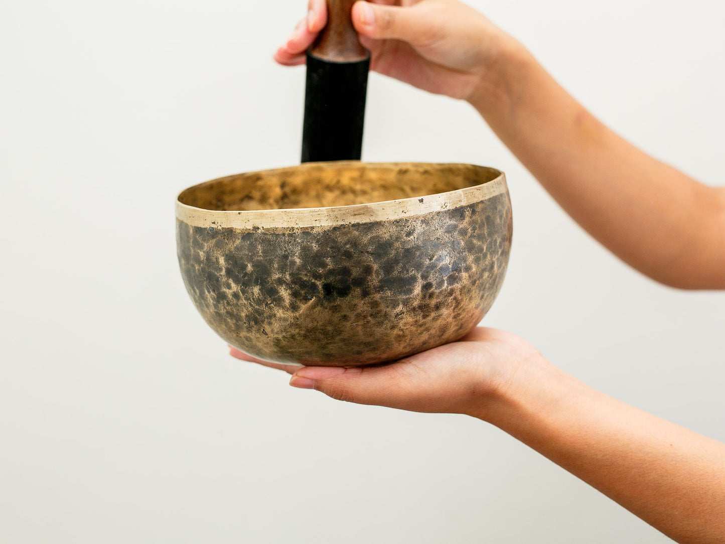 Tara Singing Bowl - Base Note D3 (143 Hz)