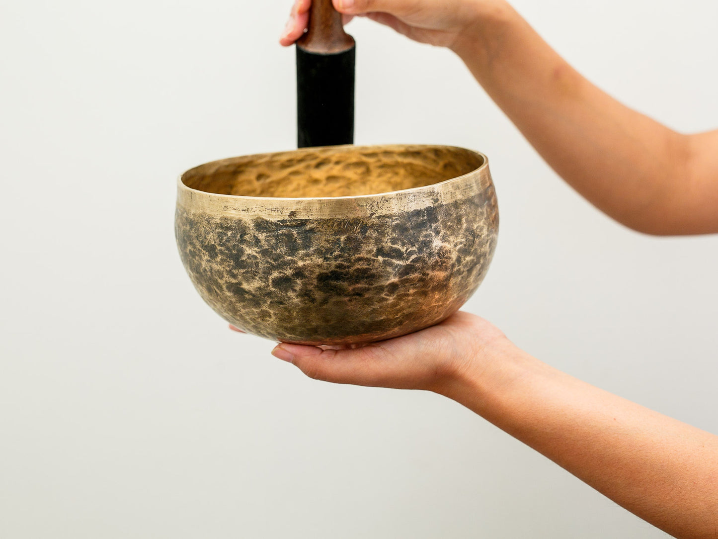 Tara Singing Bowl - Base Note E3 (165 Hz)