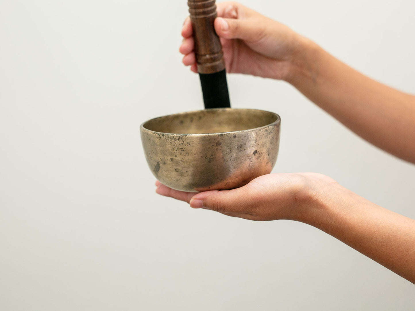 Small Tara Singing Bowl - Base Note F#3 (188 Hz)