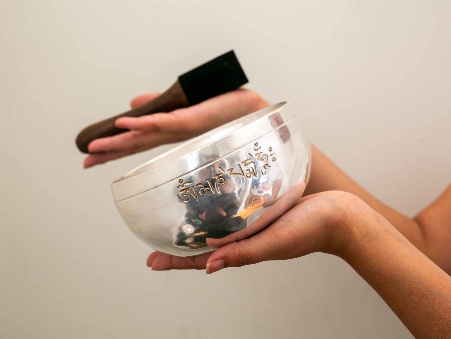 Silver Moon Singing Bowl - Base Note E4 (326 Hz)