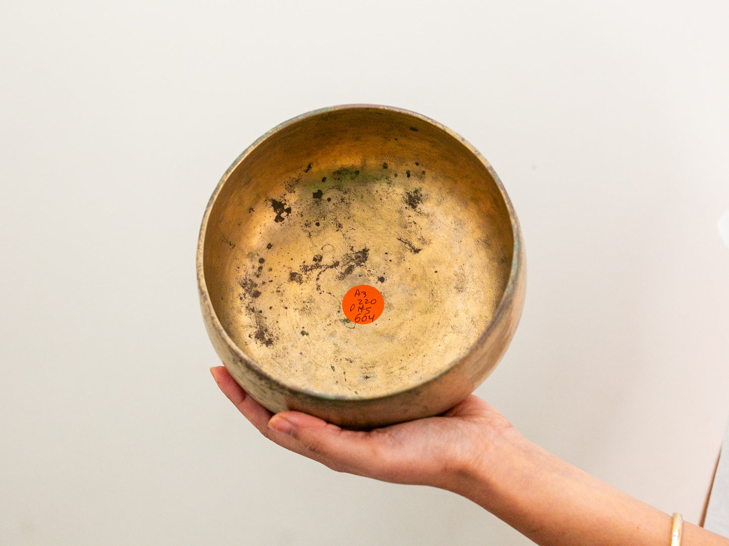 Remuna Singing Bowl - A3 (220 Hz)
