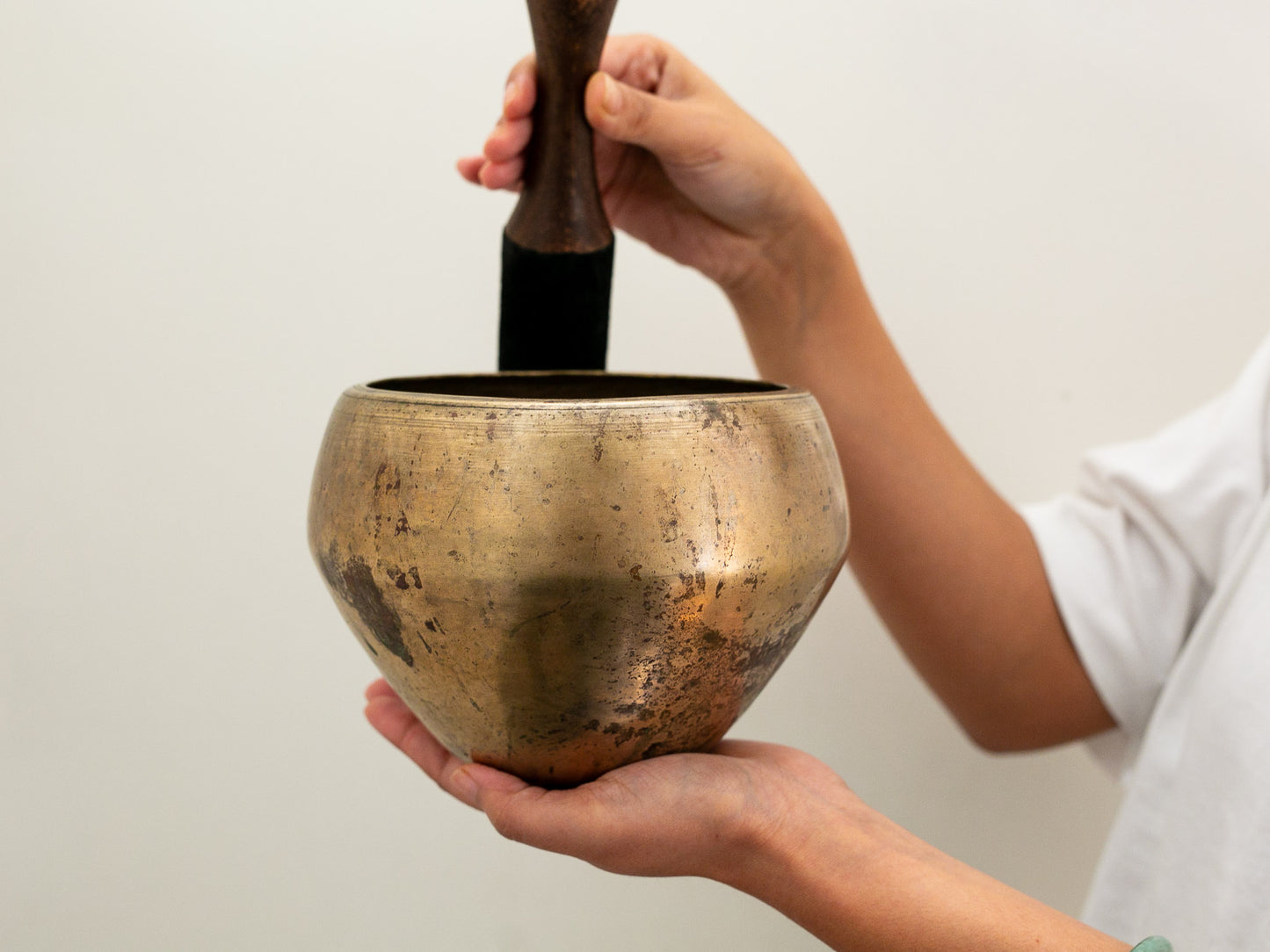 Collector's Buddha Singing Bowl - Base Note G#3 (205 Hz)