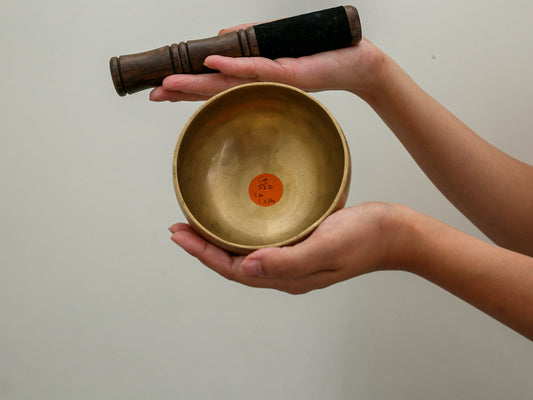 Small Hand Hammered Singing Bowl - Base note C5 (522 Hz)