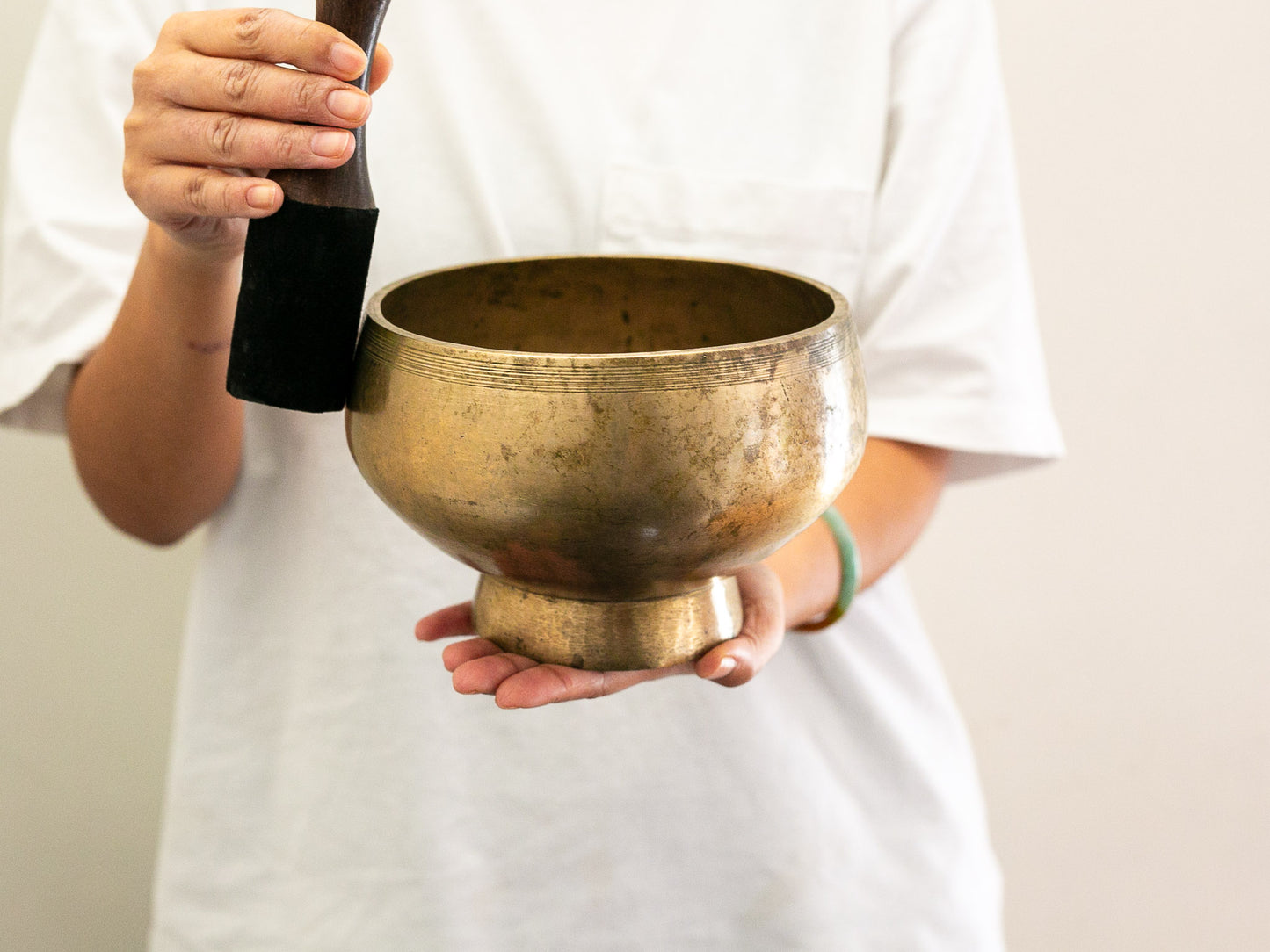 Pedestal Singing Bowl - Base Note D#4 306 Hz