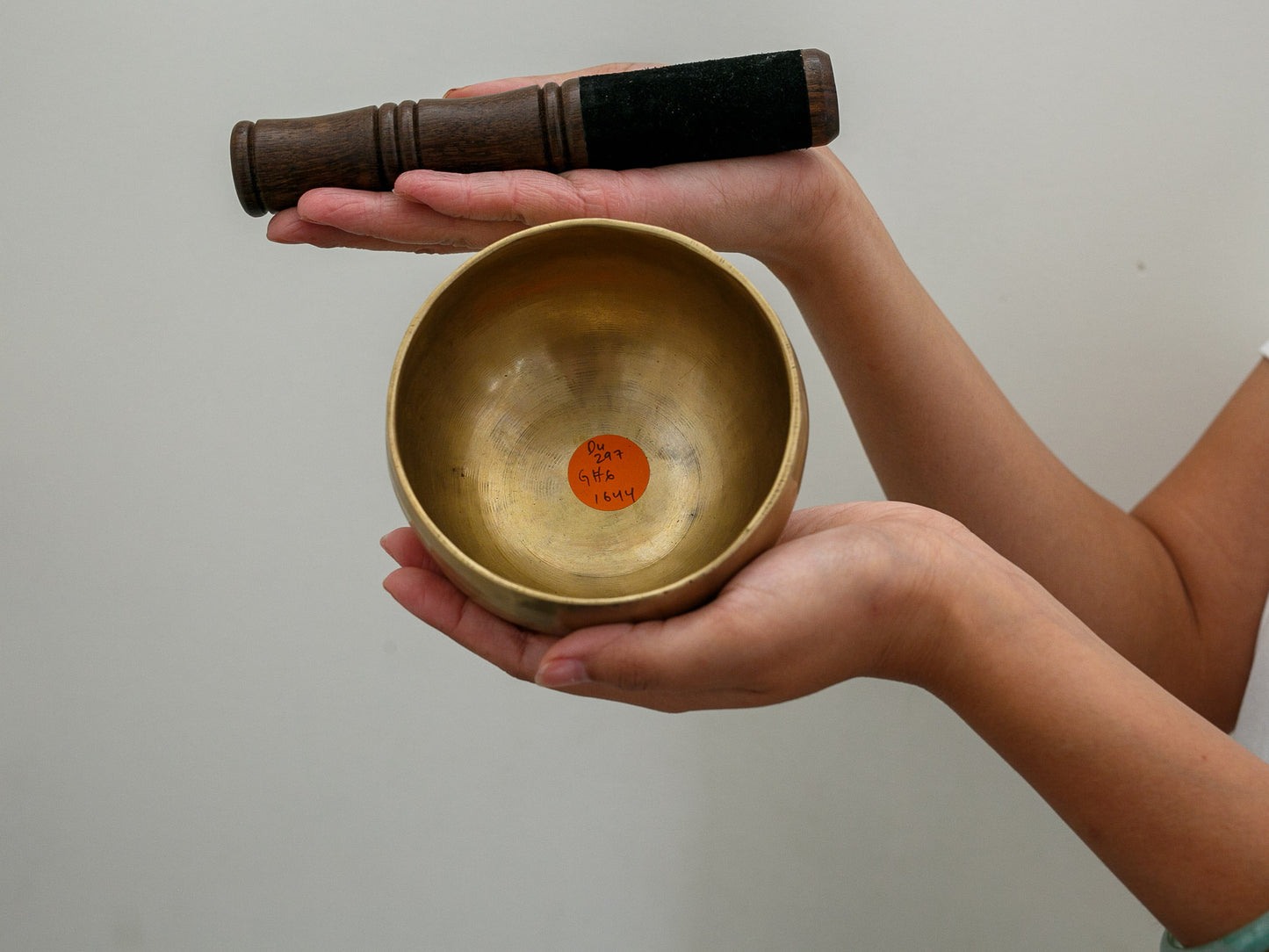 Small Hand Hammered Singing Bowl - Base note D4 (297 Hz)