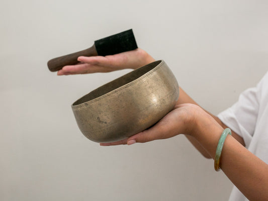 Remuna Singing Bowl - G#3 (208 Hz)