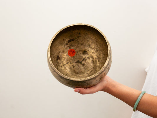 Pedestal Singing Bowl - Base Note D#4 306 Hz