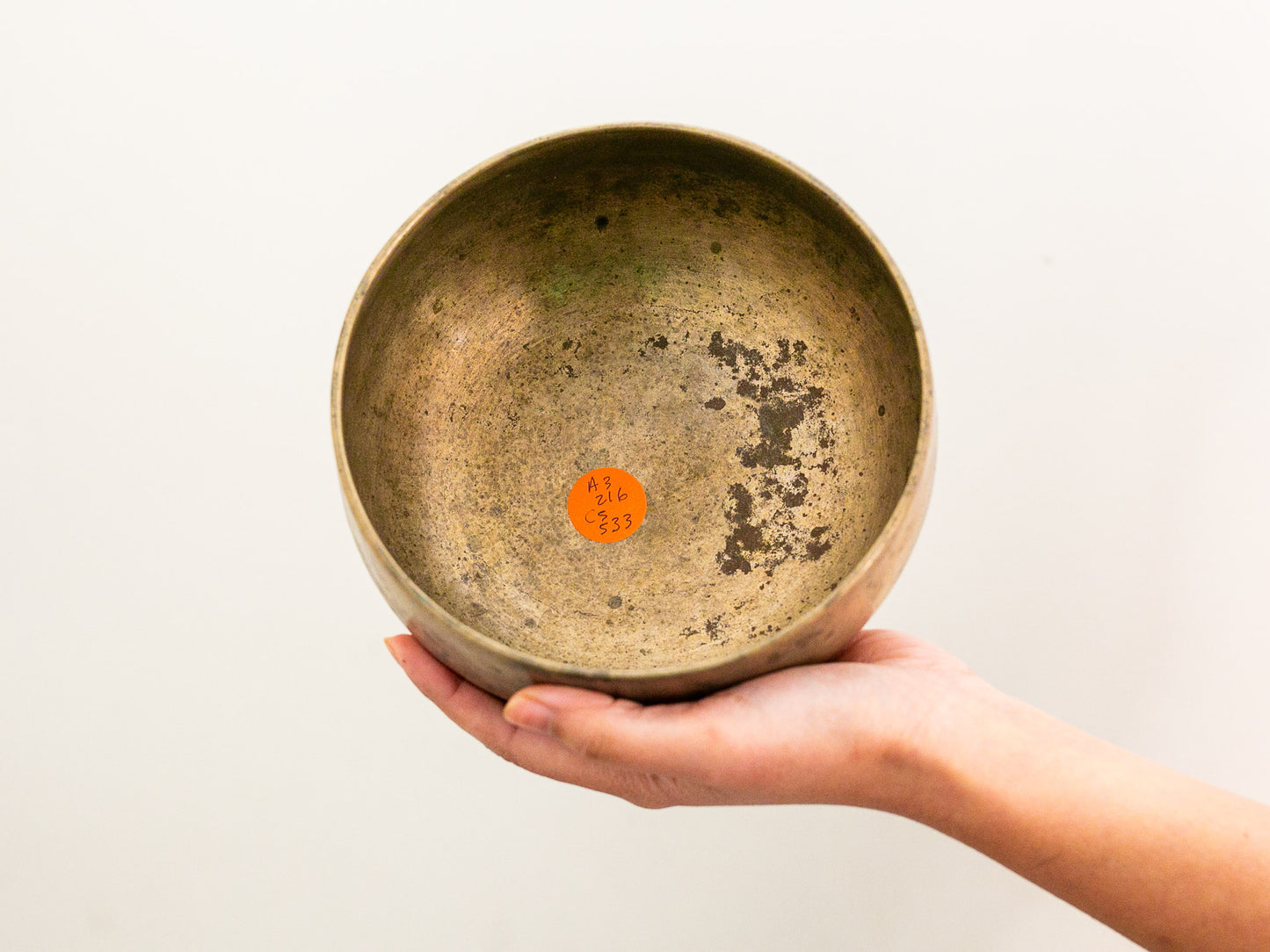 Remuna Singing Bowl - A3 (216 Hz)