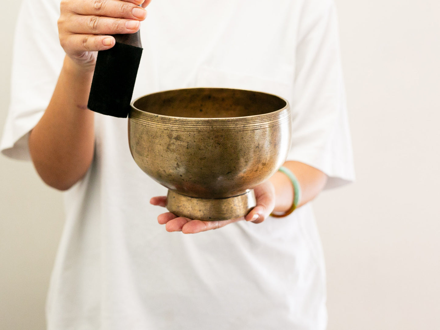 Pedestal Singing Bowl - Base Note C#4 269 Hz