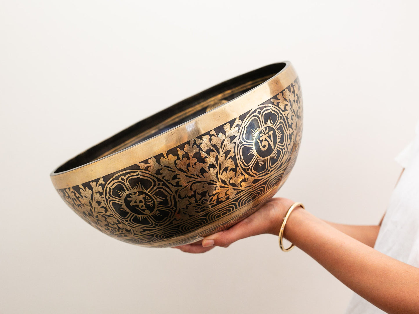 Yantra Singing Bowl (F#2 92)