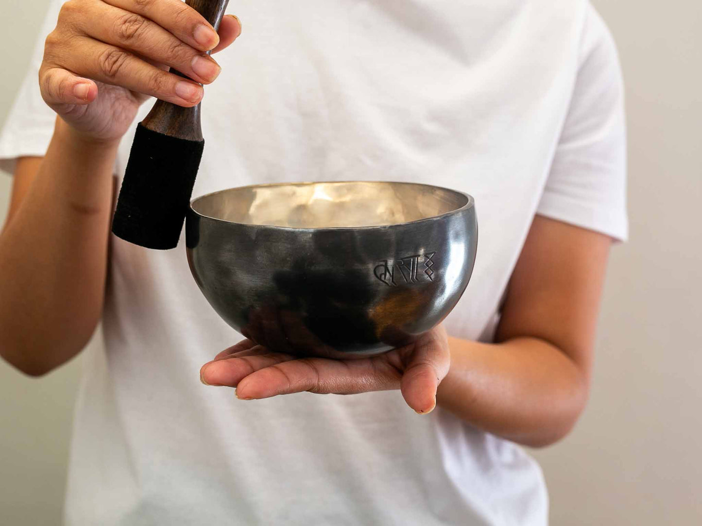 Silver Moon Singing Bowl - Base Note E4 (330)