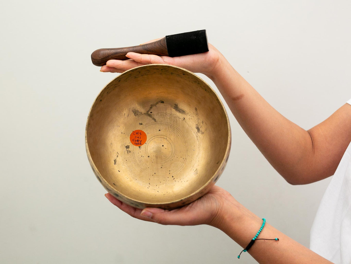 Tara Singing Bowl - Base Note C#3 (141 Hz)