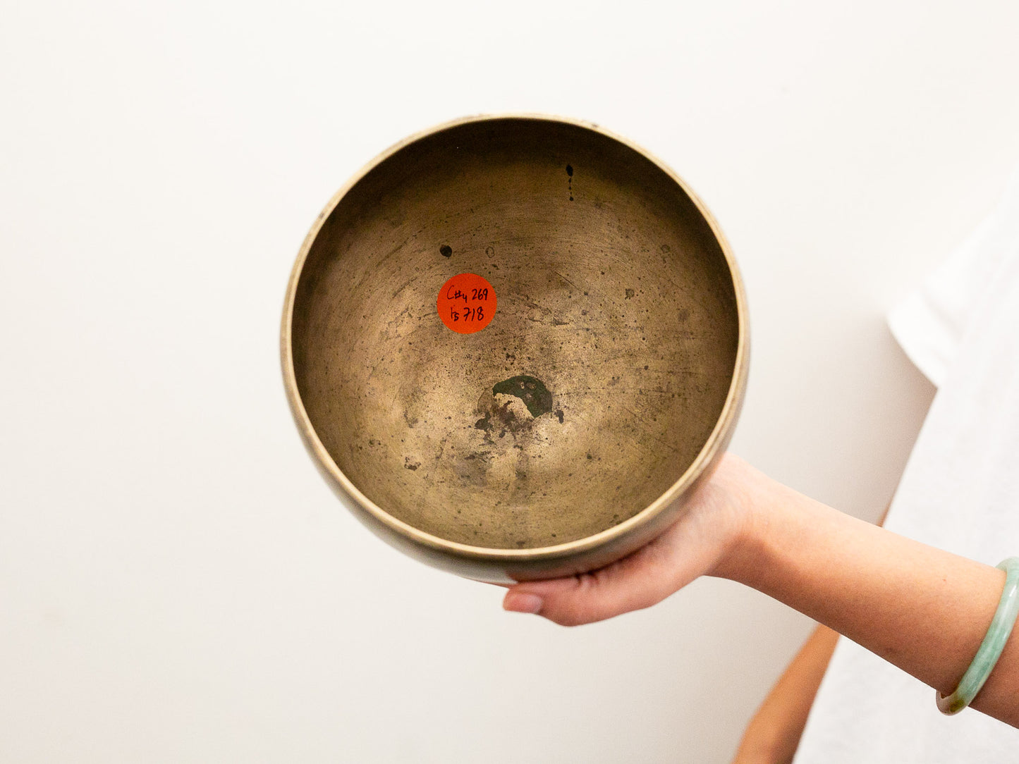Pedestal Singing Bowl - Base Note C#4 269 Hz