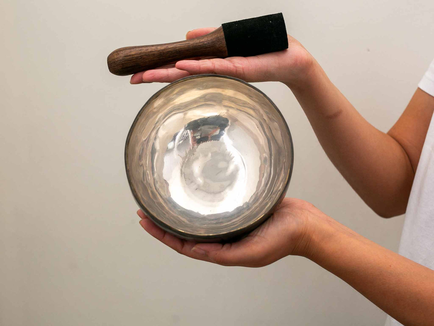Silver Moon Singing Bowl - Base Note E4 (330)