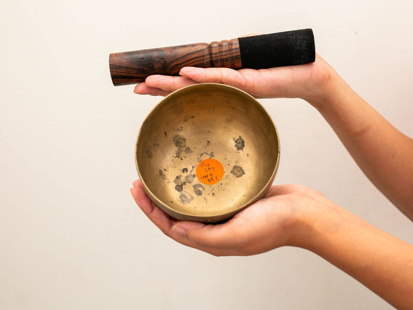 Small Tara Singing Bowl - Base Note D4 (297)