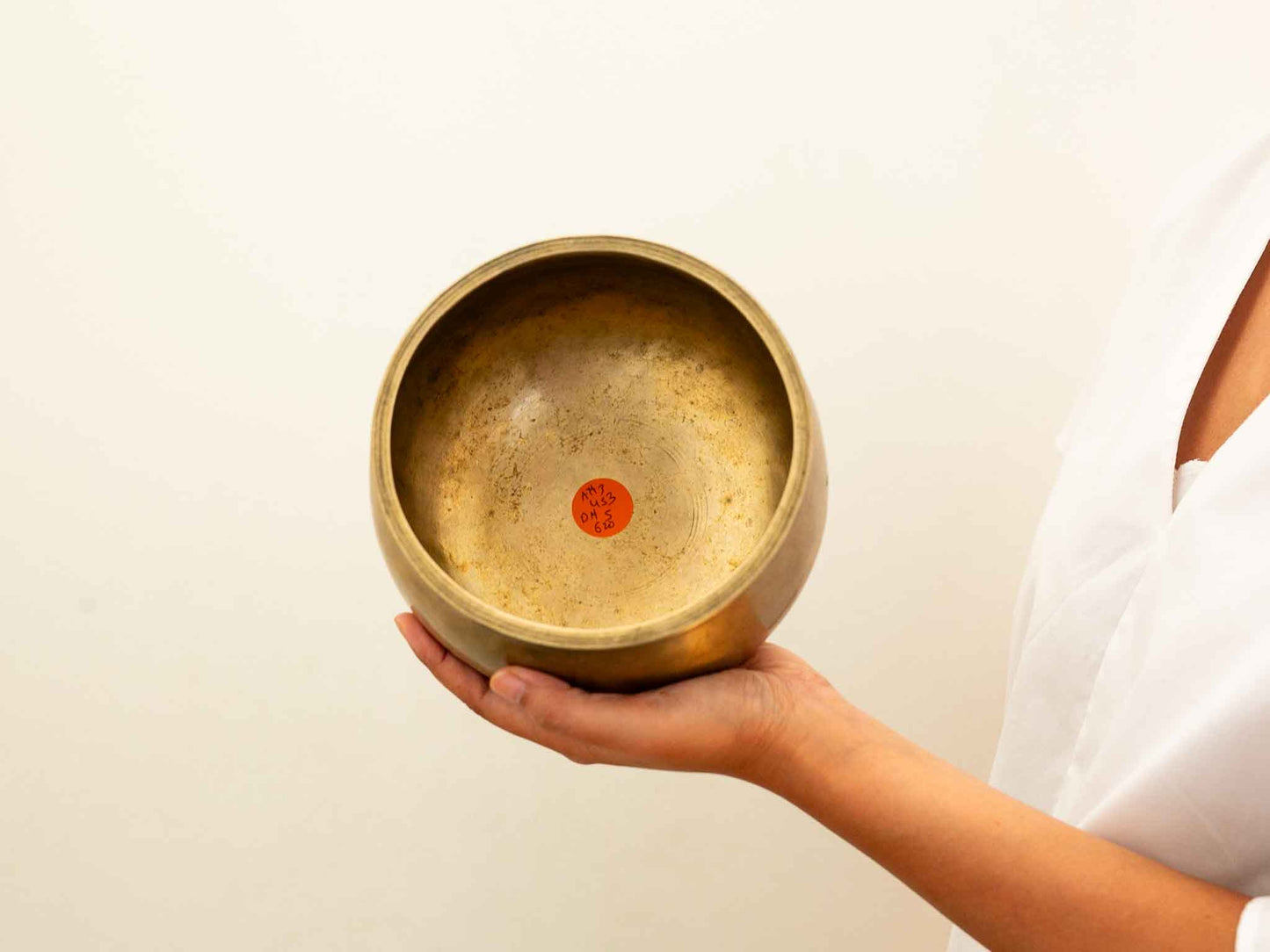 Unusual Singing Bowl A#3 453 Hz