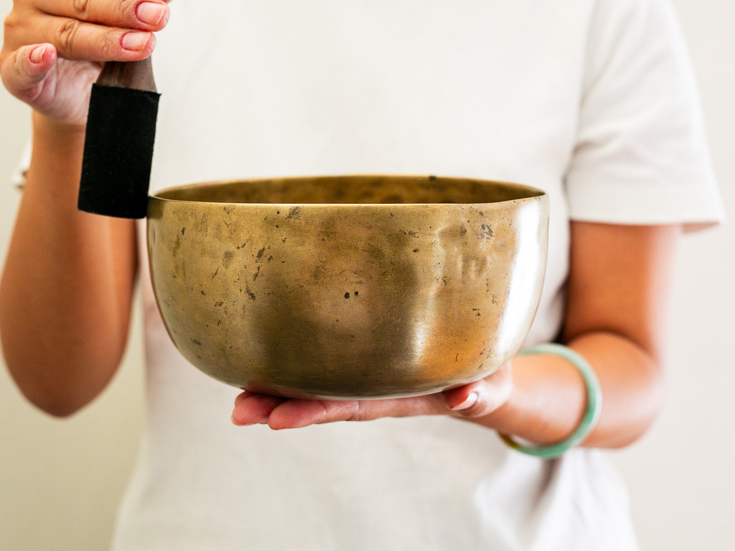 Tara Singing Bowl - Base Note F#3 (186 Hz)