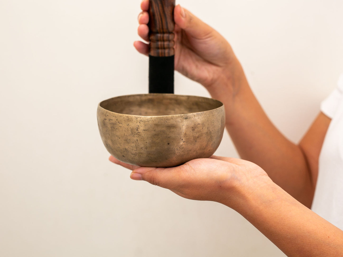 Small Tara Singing Bowl - Base Note C#4 (274)