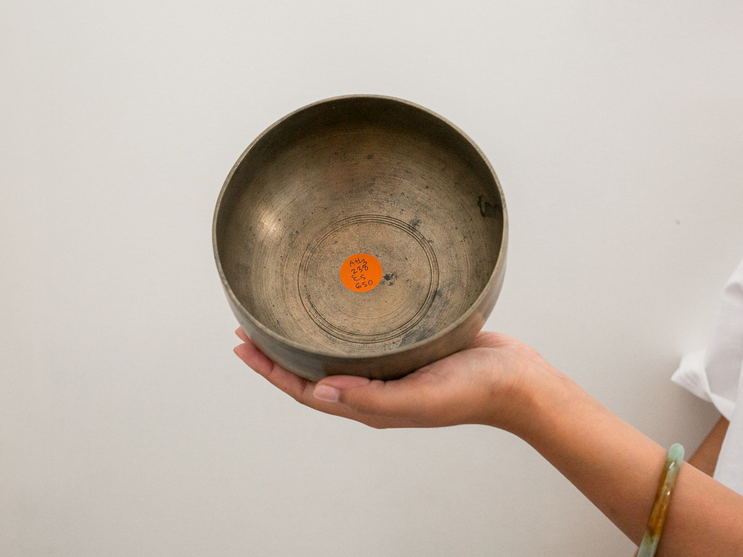 Remuna Singing Bowl - A#3 (238 Hz)