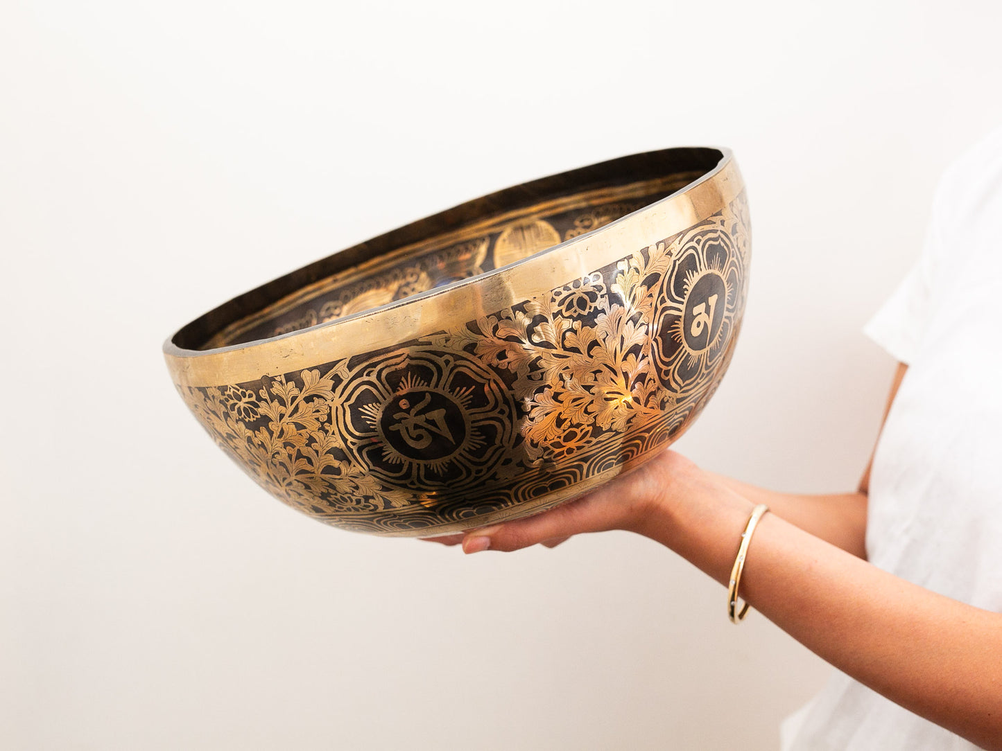 Yantra Singing Bowl (G2 97 Hz)