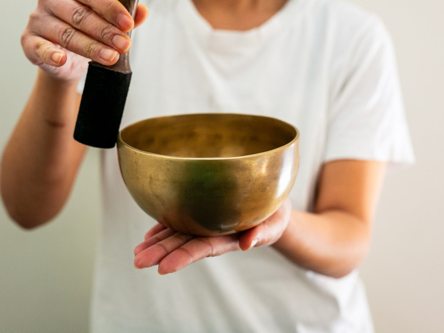 Small Hand Hammered Singing Bowl - Base note F4 (350)