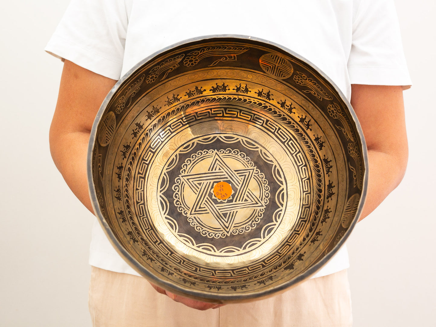 Yantra Singing Bowl (G2 97 Hz)