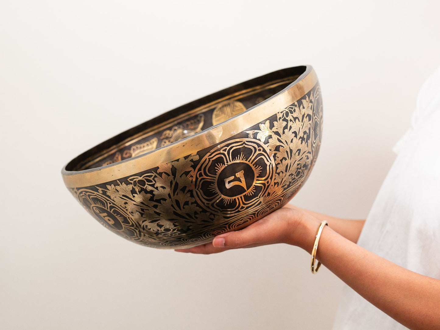 Yantra Singing Bowl (F2 89)