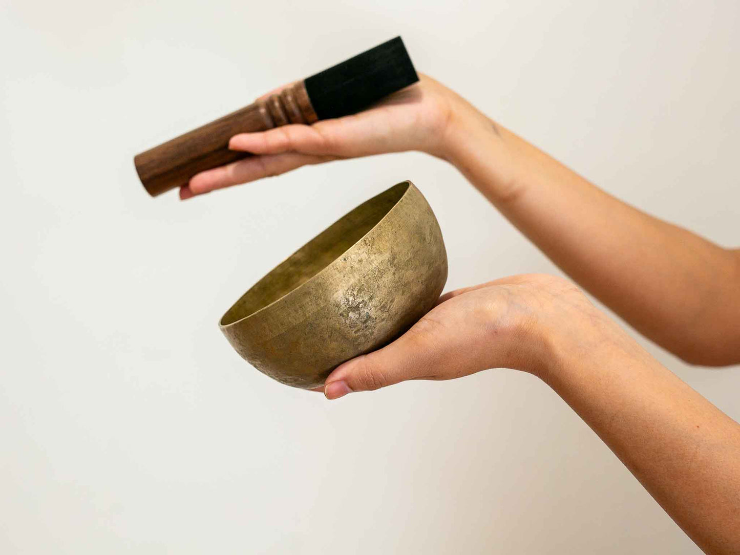 Small Tara Singing Bowl - Base Note D#4 (317)