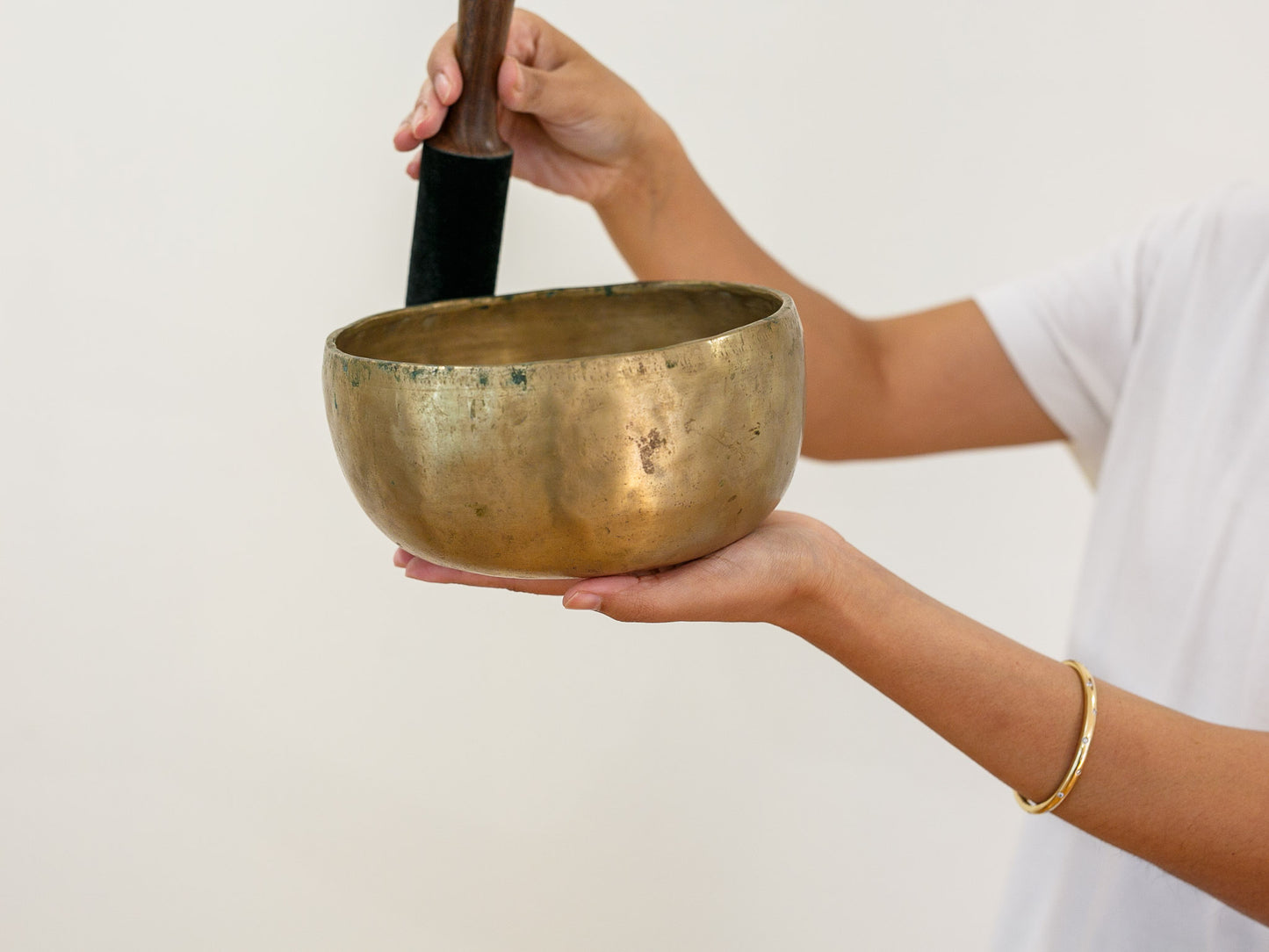 Medium Lingam Singing Bowl - C#4 274 Hz
