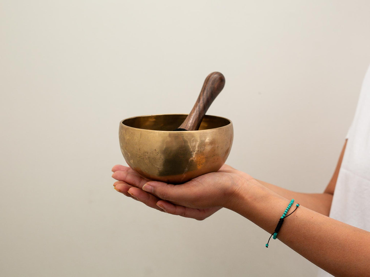 Small Hand Hammered Singing Bowl - Base note G#4 (406)