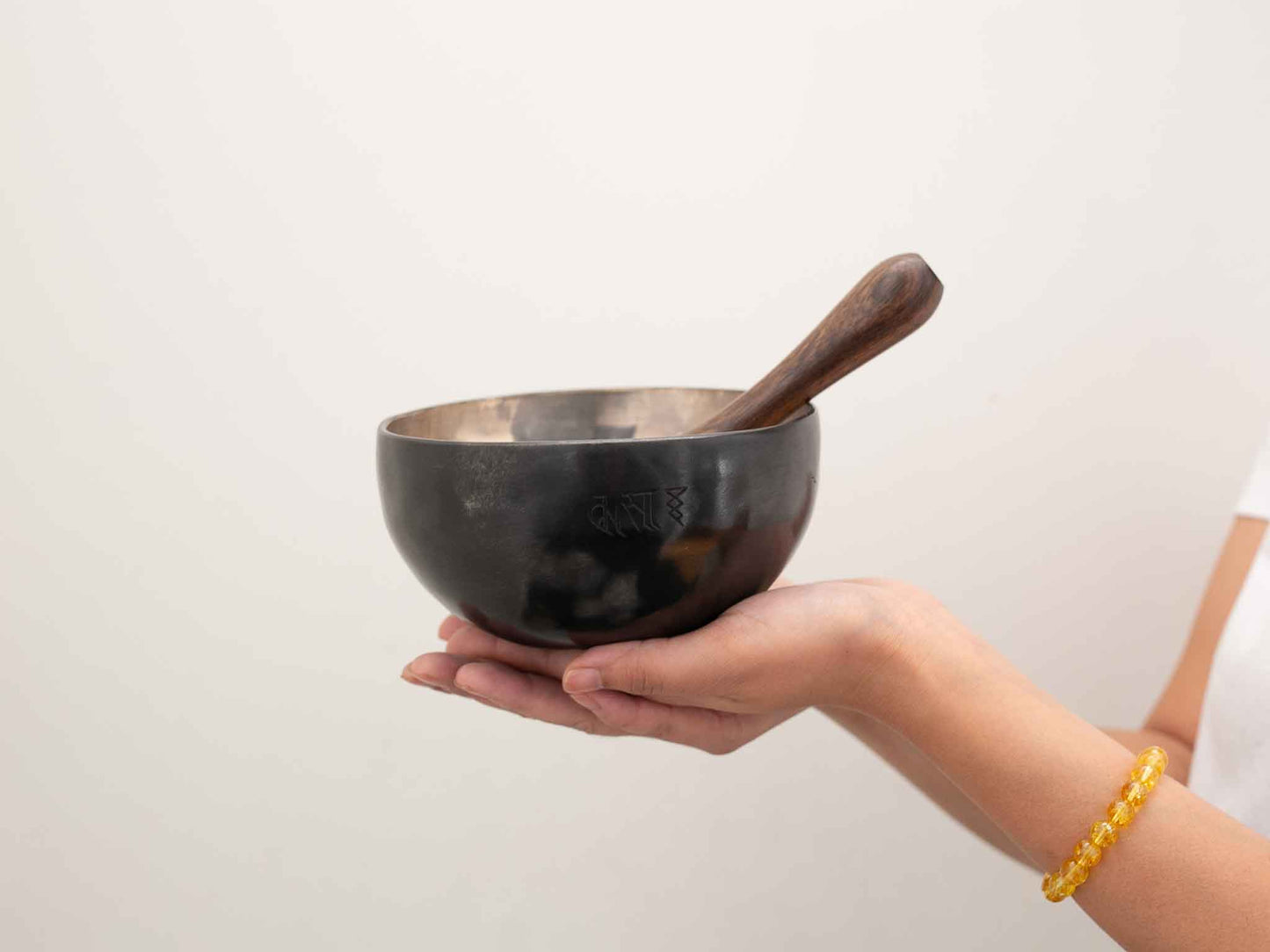 Silver Moon Singing Bowl - Base Note D4 (299 Hz)