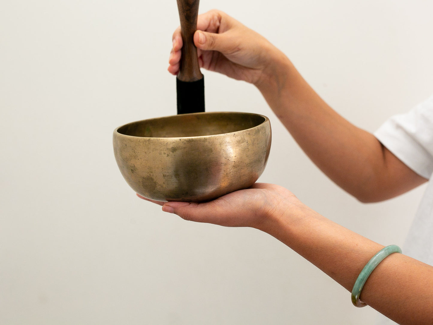 Tara Singing Bowl - Base Note C#4 (302 Hz)