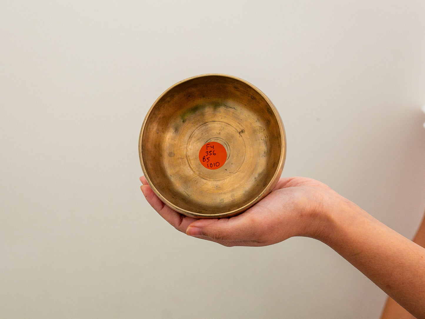 Small Tara Singing Bowl - Base Note F4 (356)