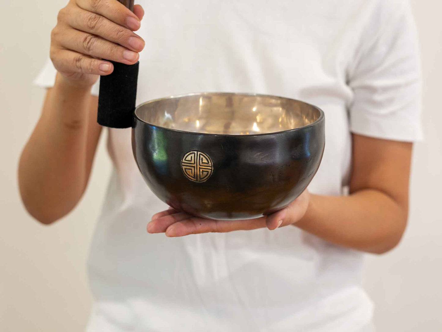 Silver Moon Singing Bowl - Base Note C#4 (273 Hz)