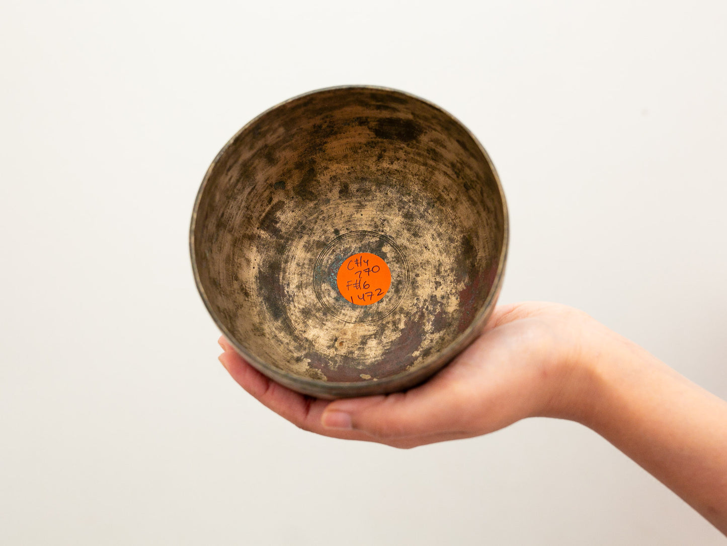 Small Tara Singing Bowl - Base Note C#4 (270)