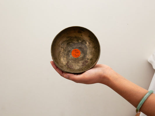 Small Tara Singing Bowl - Base Note F#4 (366)