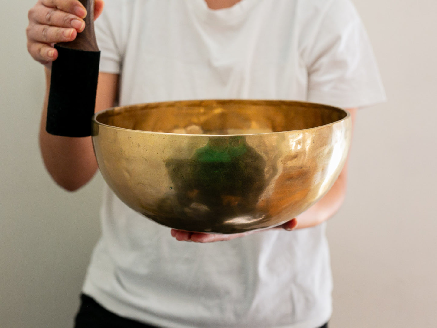 Hand Hammered Singing Bowl - Base Note B2 120Hz