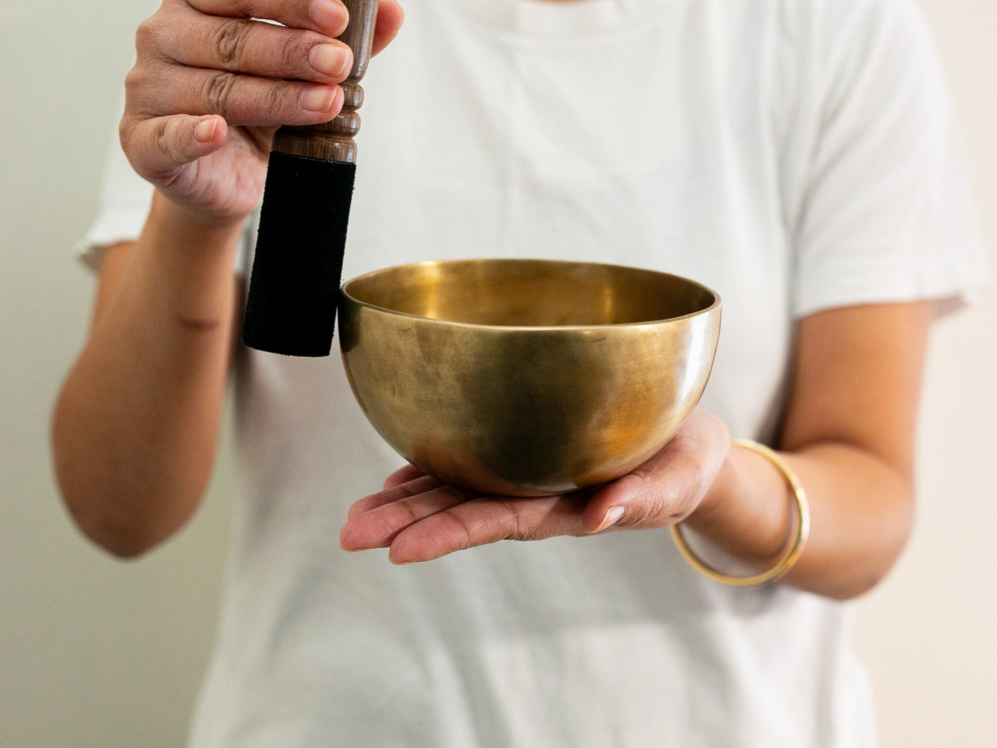 Small Hand Hammered Singing Bowl - Base note G4 (381)