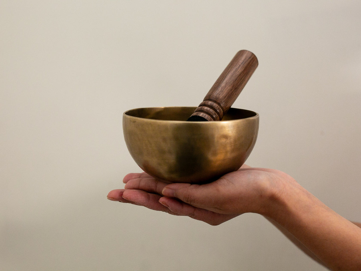 Small Hand Hammered Singing Bowl - Base note G4 (381)