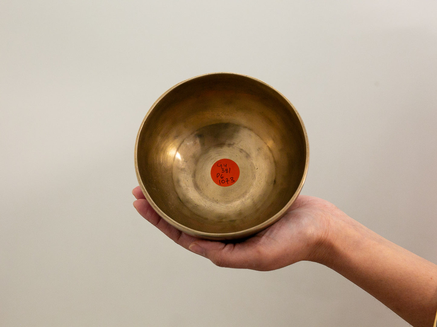 Small Hand Hammered Singing Bowl - Base note G4 (381)