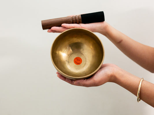 Small Contemporary Flow Singing Bowl - Base note F4 (353)