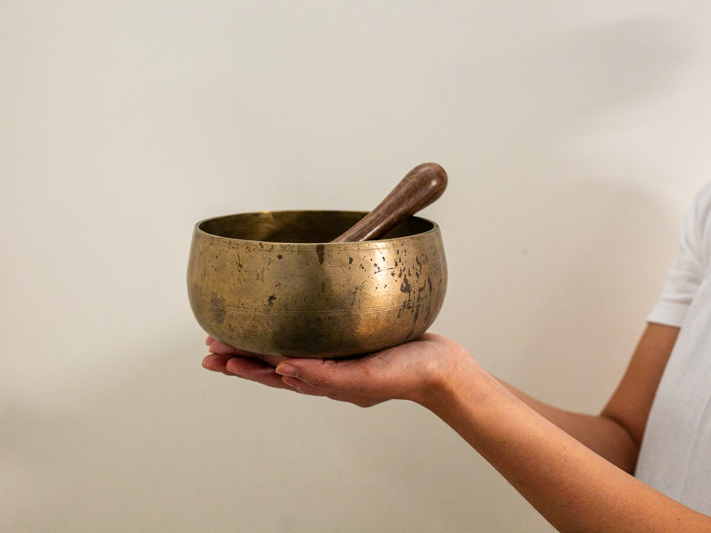 Remuna Singing Bowl - A#3 (230 Hz)